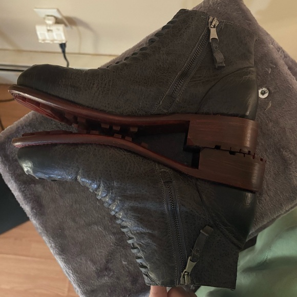 John Fluevog Babette boots - Picture 5 of 7